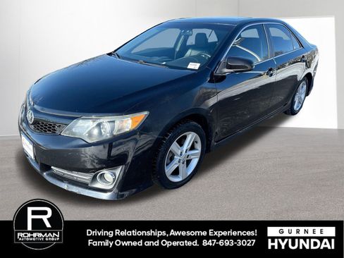 Used 2012 Toyota Camry SE image 1