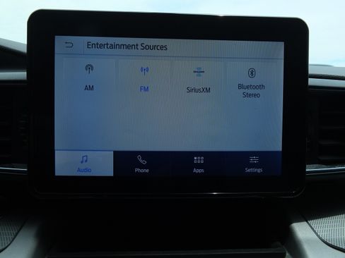 Used 2022 Ford Explorer XLT w/ Equipment Group 202A AWD/4WD image 28