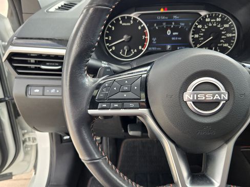 Used 2023 Nissan Altima 2.5 SR w/ SR Premium Package image 23