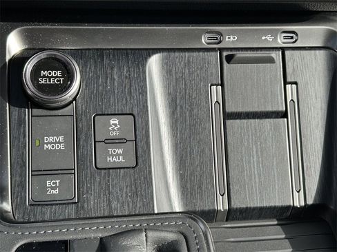 Used 2025 Lexus GX 550 image 27