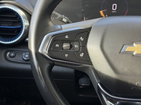 Used 2024 Chevrolet Trax LT w/ Sunroof Package image 19