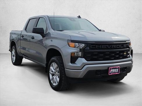 Used 2024 Chevrolet Silverado 1500 Custom image 3