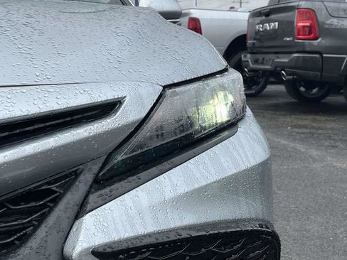Used 2024 Toyota Camry SE image 9