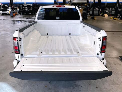 Used 2025 Nissan Frontier SV image 32
