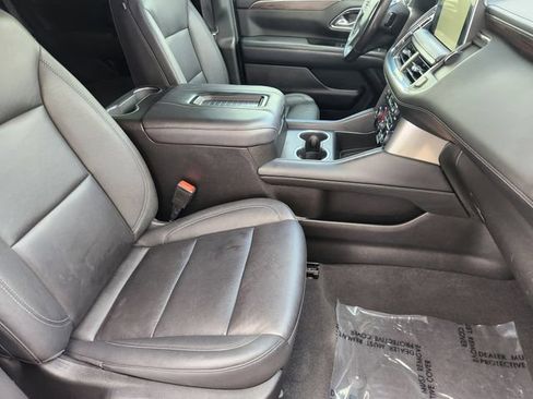 Used 2022 Chevrolet Tahoe Z71 w/ Luxury Package AWD/4WD image 20