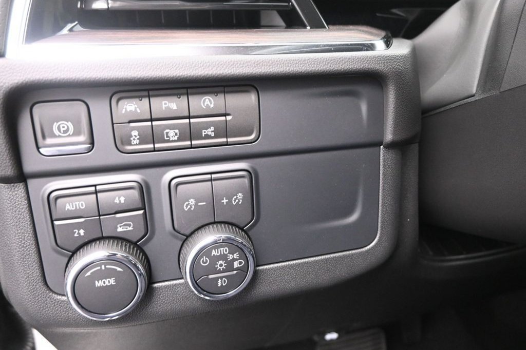 New 2025 Chevrolet Tahoe Premier AWD/4WD image 30