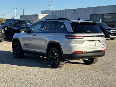 New 2025 Jeep Grand Cherokee Limited image 5