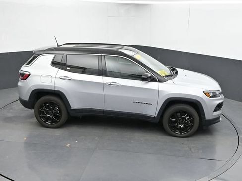 Used 2025 Jeep Compass Limited AWD/4WD image 37