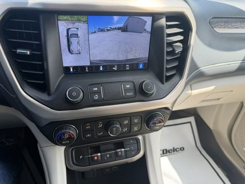 Used 2022 GMC Acadia Denali w/ Denali Ultimate Package AWD/4WD image 11