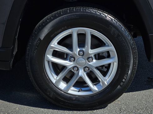 Used 2023 Jeep Grand Cherokee L Laredo w/ Luxury Tech Group I image 17