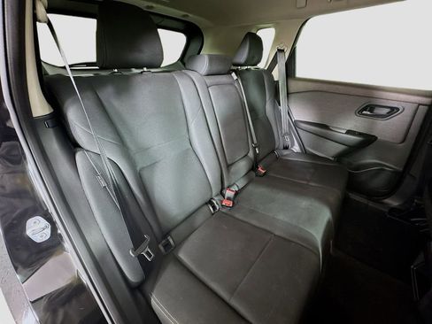 Used 2023 Nissan Rogue S image 27