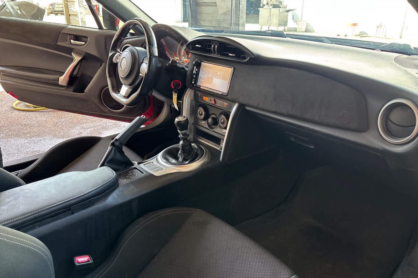 Used 2017 Toyota 86 RWD image 17