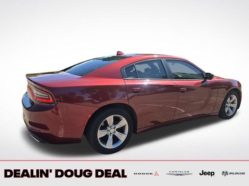 Used 2017 Dodge Charger SXT RWD image 5