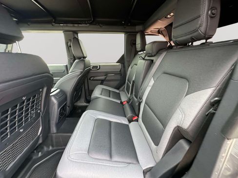 Used 2024 Ford Bronco Black Diamond w/ Sasquatch Package AWD/4WD image 31