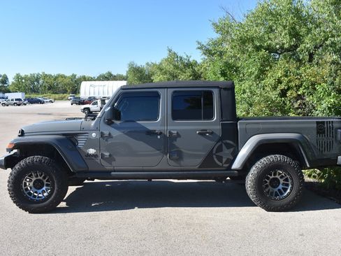 Used 2021 Jeep Gladiator Sport AWD/4WD image 5
