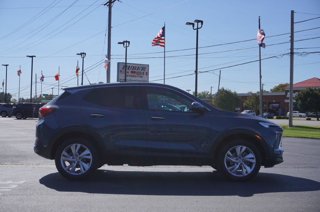 Used 2024 Buick Encore GX Preferred w/ Comfort Package AWD/4WD image 8