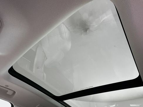 Certified 2025 Buick Enclave Avenir image 23