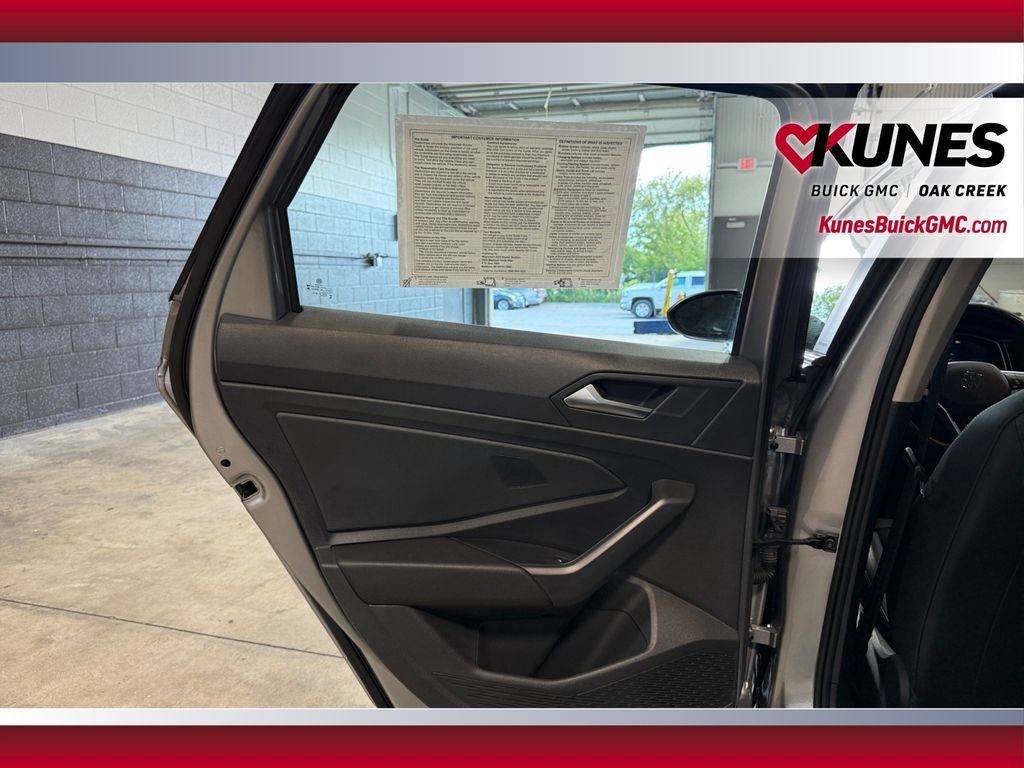 Used 2024 Volkswagen Jetta SE FWD image 33