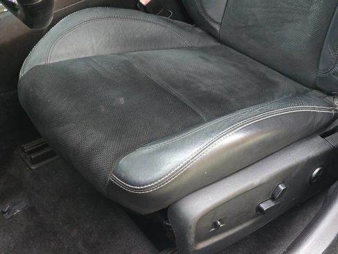 Used 2012 Chrysler 300 SRT8 w/ 19-Premium Speaker Group image 74