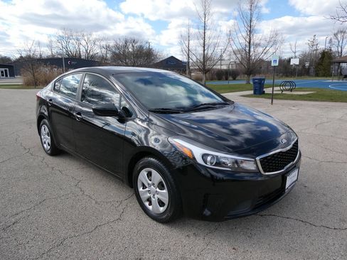 Used 2017 Kia Forte LX image 3