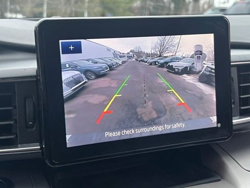 Used 2022 Ford Explorer XLT w/ Equipment Group 202A image 23