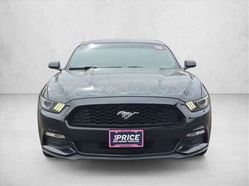 Used 2015 Ford Mustang Coupe RWD image 2