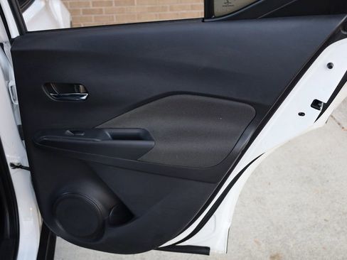 Used 2019 Nissan Kicks SV image 19