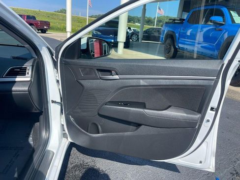 Used 2018 Hyundai Elantra SEL FWD image 8