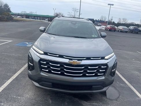 Certified 2025 Chevrolet Equinox LT w/ Convenience Package II image 2