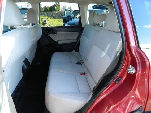 Used 2017 Subaru Forester 2.5i Premium image 14