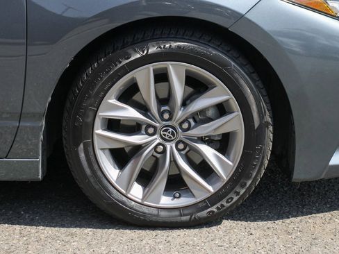 Used 2019 Toyota Avalon XLE image 38