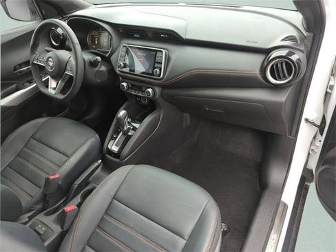 Certified 2019 Nissan Kicks SR w/ SR Premium Package image 17