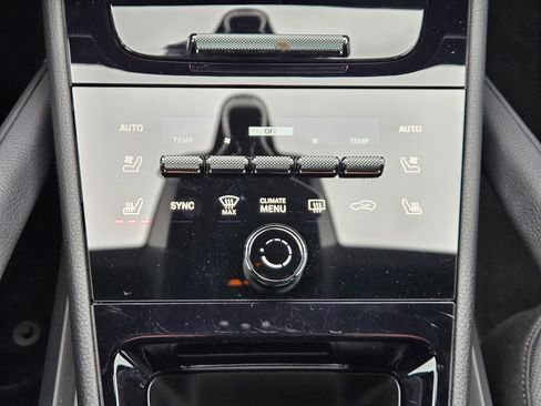 Certified 2025 Porsche Cayenne image 19