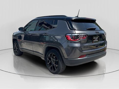 Used 2023 Jeep Compass Latitude w/ Sun and Sound Group AWD/4WD image 5