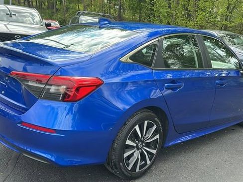 Used 2023 Honda Civic EX image 5