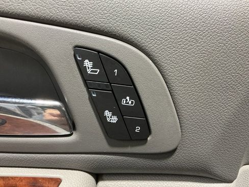 Used 2007 Chevrolet Avalanche LTZ w/ LTZ Preferred Equipment Group image 12