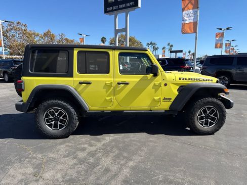 Used 2024 Jeep Wrangler Unlimited Rubicon AWD/4WD image 13