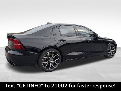 Used 2019 Volvo S60 T8 R-Design image 3