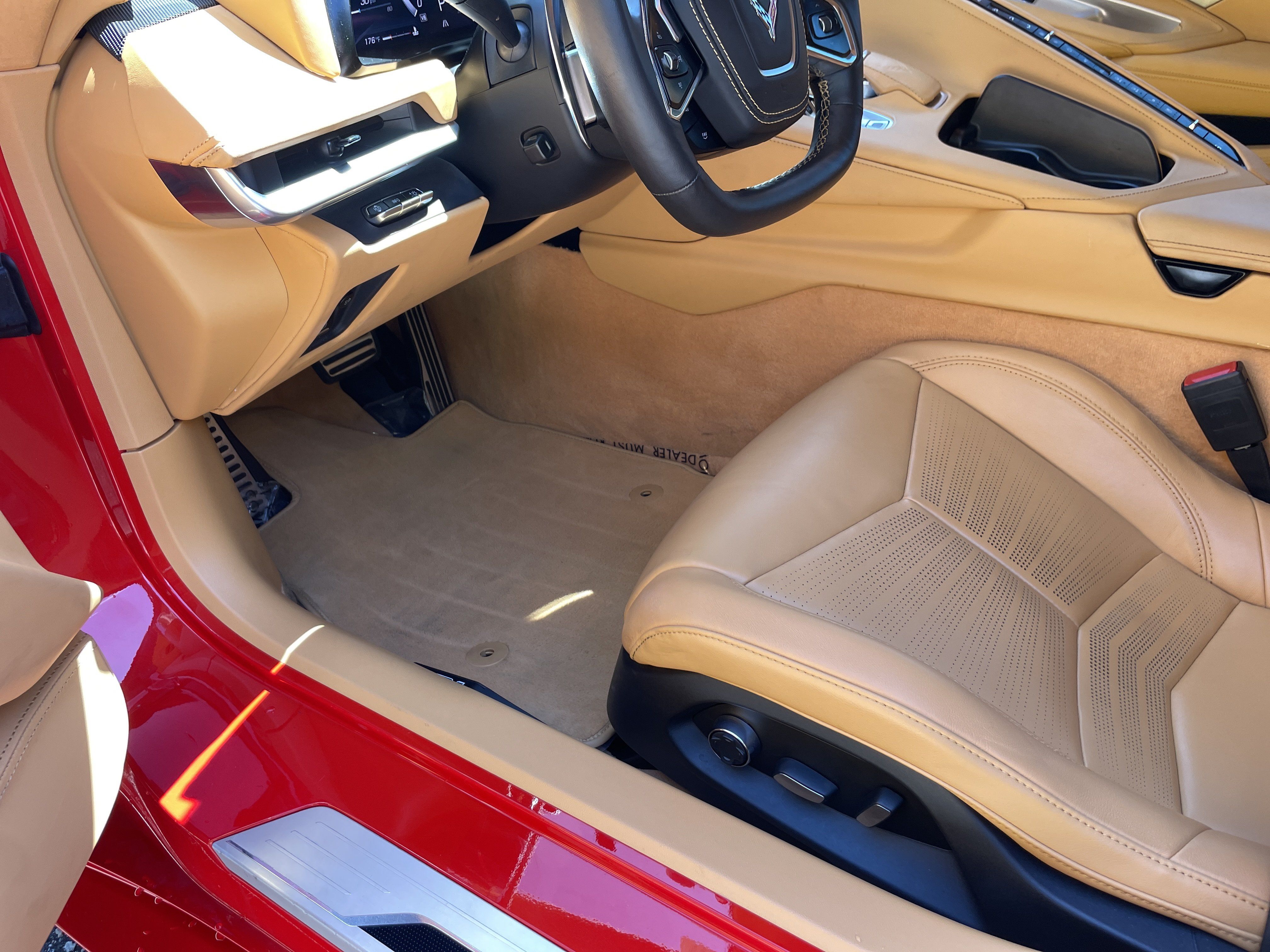 Used 2022 Chevrolet Corvette Stingray Premium Cpe w/ Z51 Performance Package RWD image 16