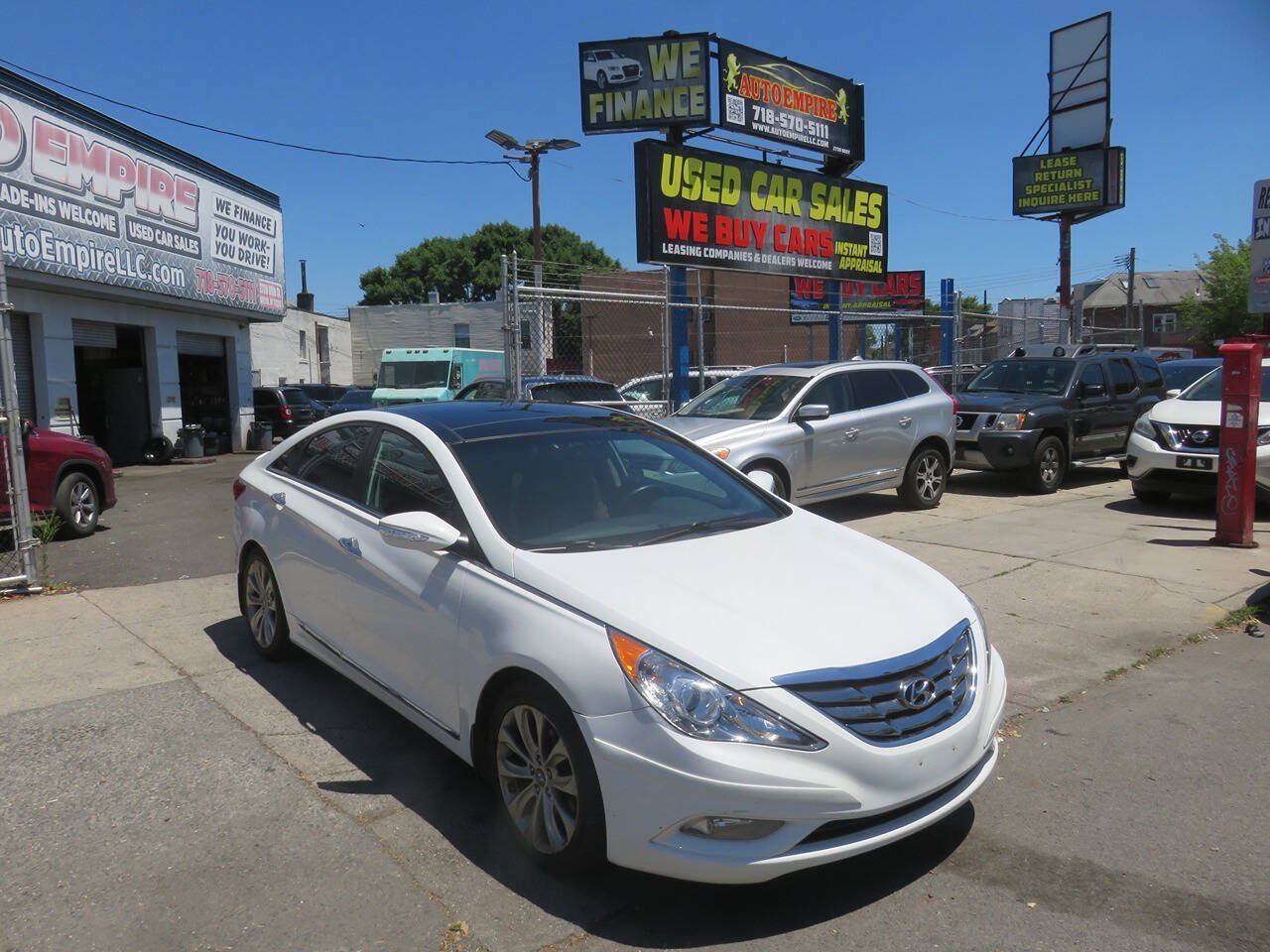 Used 2012 Hyundai Sonata Limited w/ Navigation Pkg FWD image 3