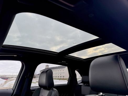 Certified 2020 Ford Edge ST w/ Cold Weather Package image 32