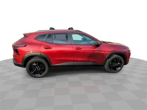 Used 2024 Chevrolet Trax ACTIV w/ Sunroof Package image 9