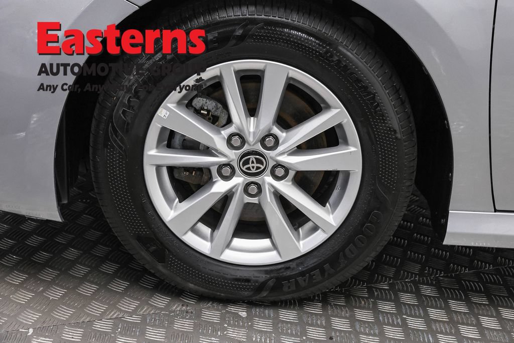 Used 2025 Toyota Camry LE w/ Convenience Package FWD image 34
