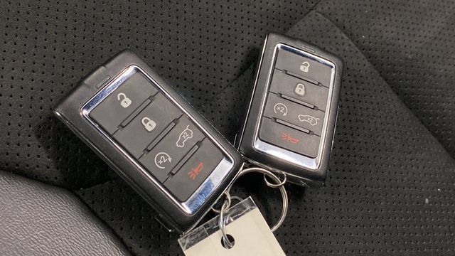 Used 2023 Jeep Grand Cherokee Altitude AWD/4WD image 21