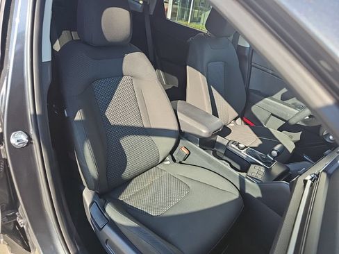 Used 2025 Kia Sportage LX FWD image 22