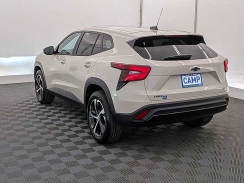 New 2026 Chevrolet Trax RS w/ Sunroof Package FWD image 4