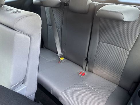 Certified 2023 Toyota Highlander LE image 14