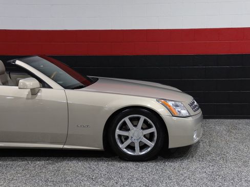 Used 2006 Cadillac XLR image 6