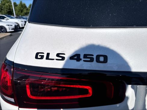 Used 2022 Mercedes-Benz GLS 450 4MATIC image 24