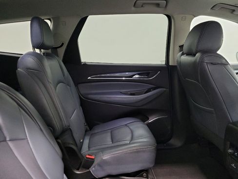 Used 2018 Buick Enclave Essence AWD/4WD image 19